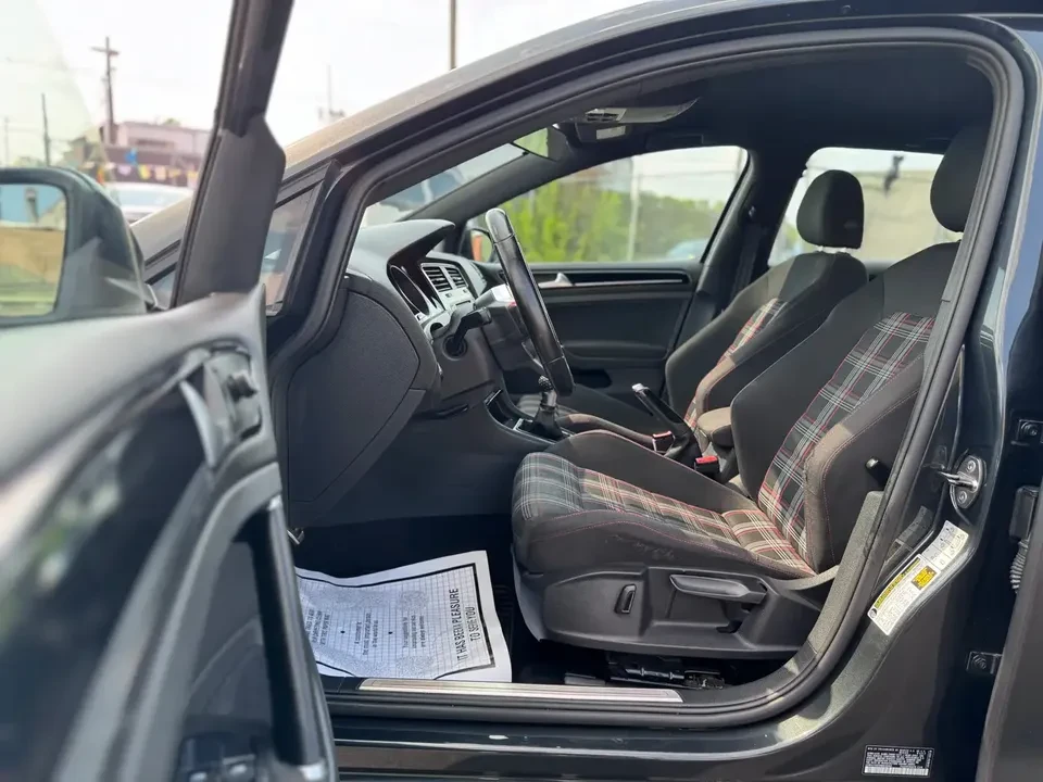 2017 Volkswagen GTI Mk7 - Image 19 of 20