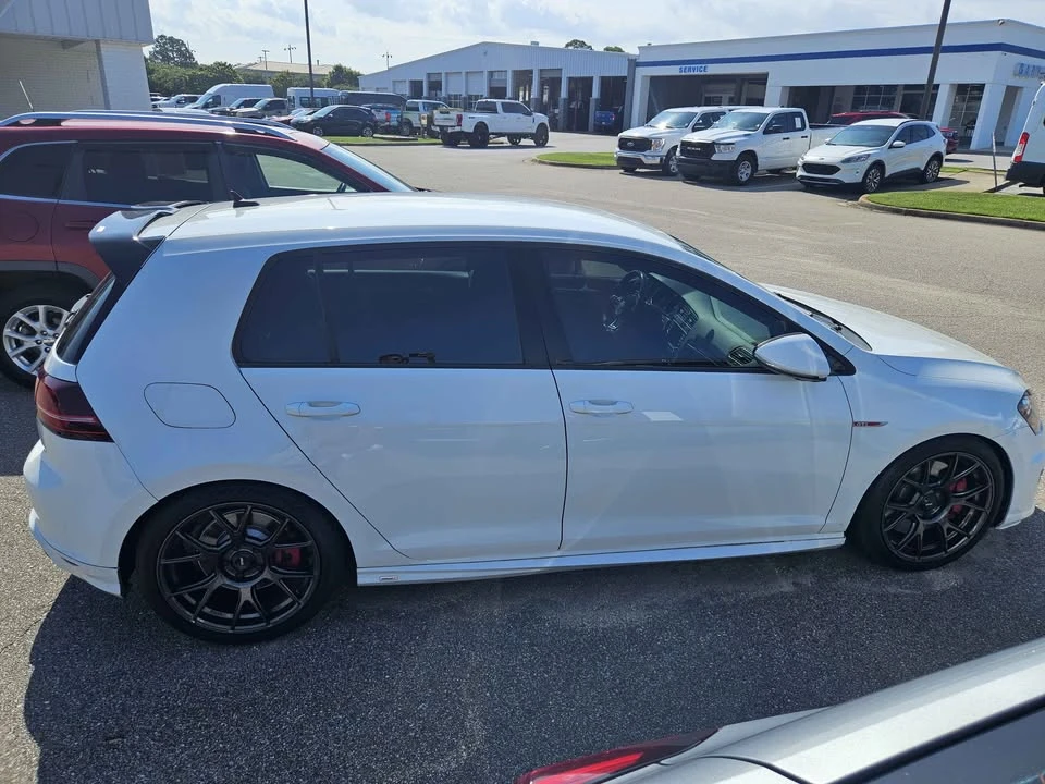 2017 Volkswagen GTI Mk7 - Image 4 of 6