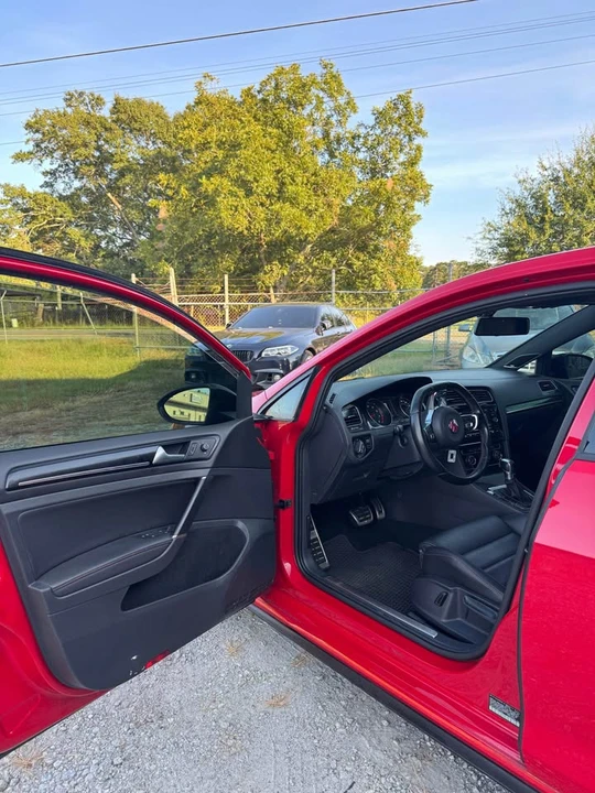 2017 Volkswagen GTI Mk7 - Image 11 of 18