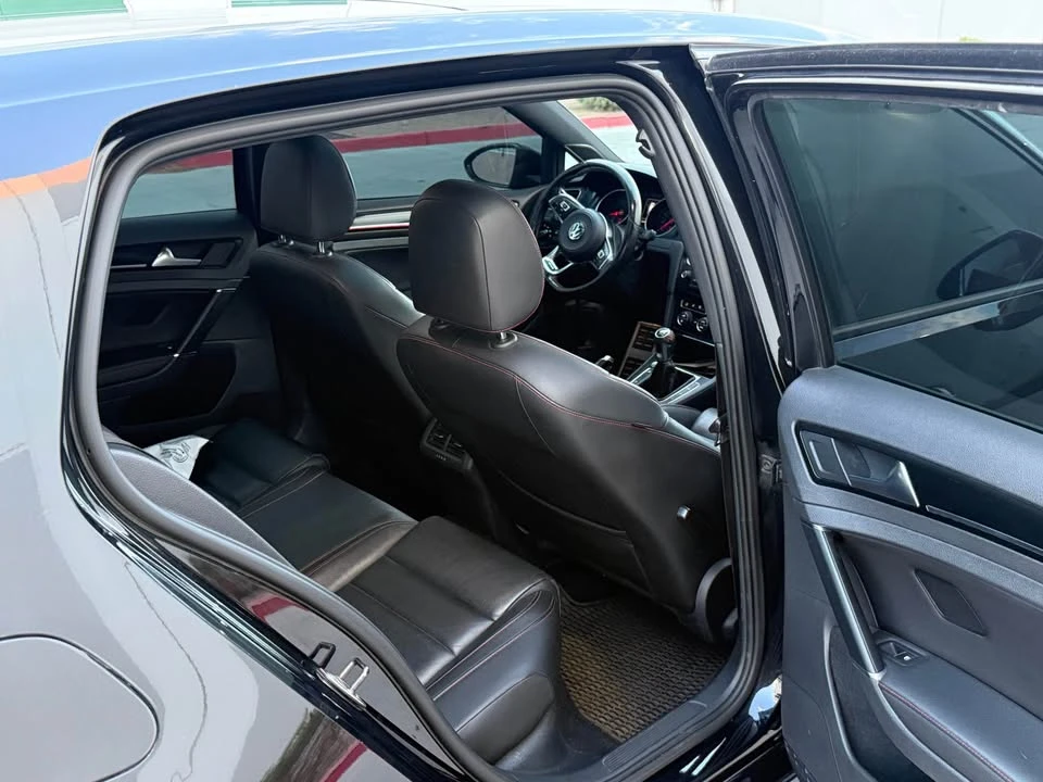 2017 Volkswagen GTI Mk7 - Image 9 of 12