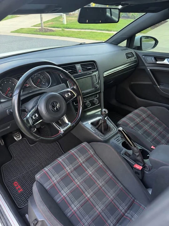 2017 Volkswagen GTI Mk7 - Image 5 of 8
