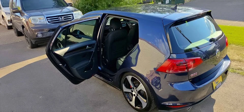 2017 Volkswagen GTI Mk7 - Image 10 of 11