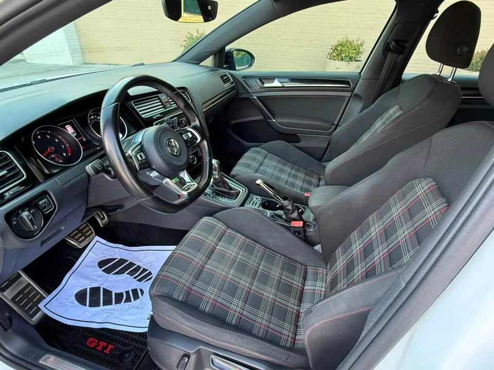2017 Volkswagen GTI Mk7 - Image 11 of 20