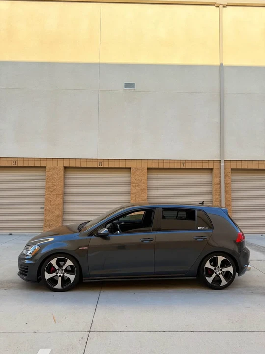 2017 Volkswagen GTI Mk7 - Image 4 of 6