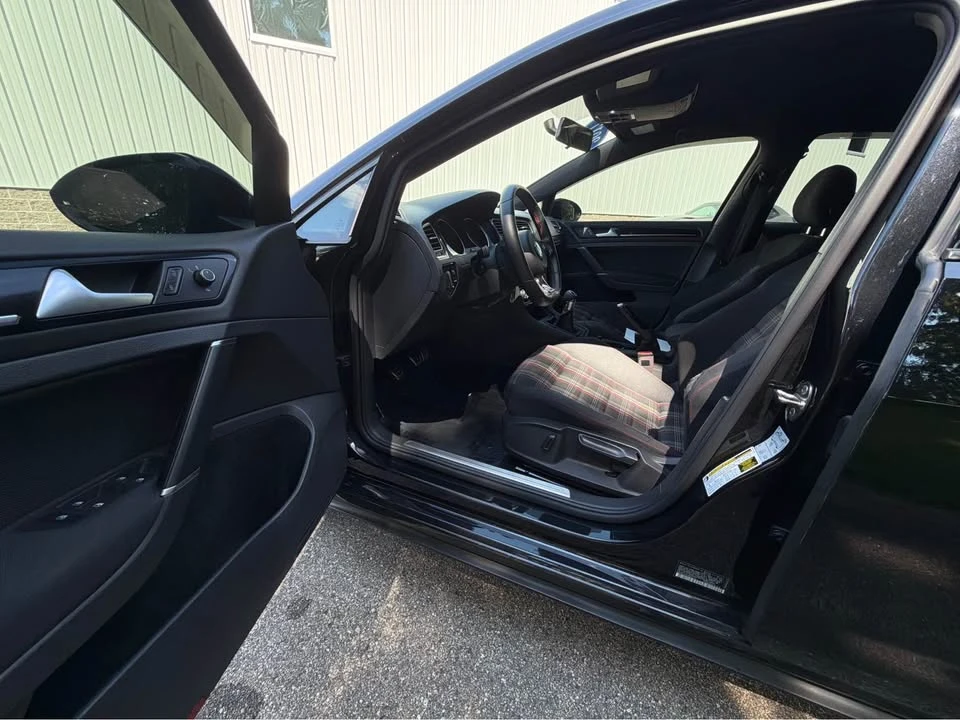 2017 Volkswagen GTI Mk7 - Image 9 of 20