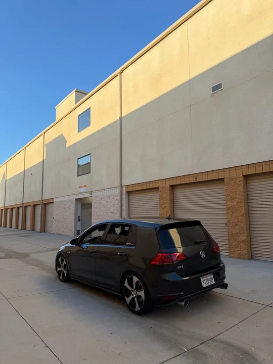 2017 Volkswagen GTI Mk7 - Image 2 of 6