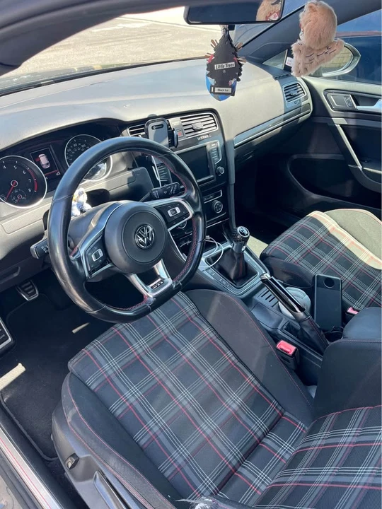 2017 Volkswagen GTI Mk7 - Image 5 of 6