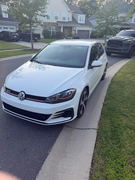 2017 Volkswagen GTI Mk7 - Image 3 of 8