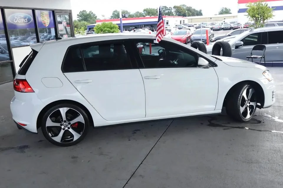 2017 Volkswagen GTI Mk7 - Image 3 of 18