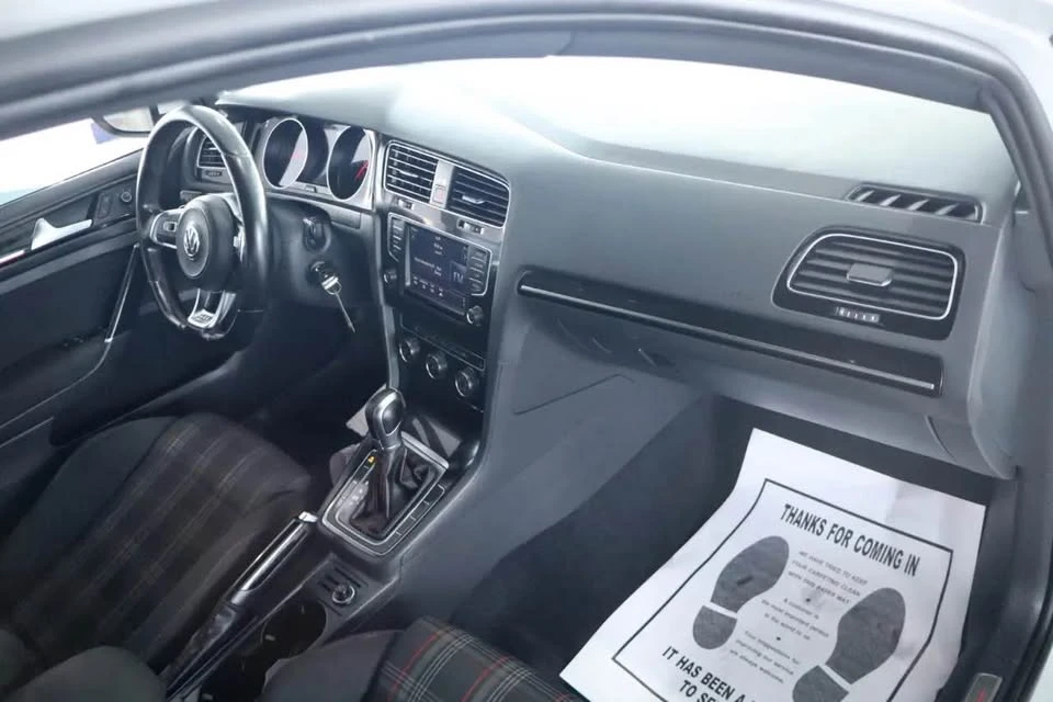 2017 Volkswagen GTI Mk7 - Image 17 of 18