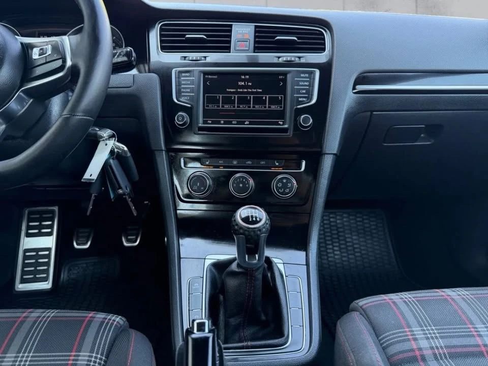 2017 Volkswagen GTI Mk7 - Image 15 of 20