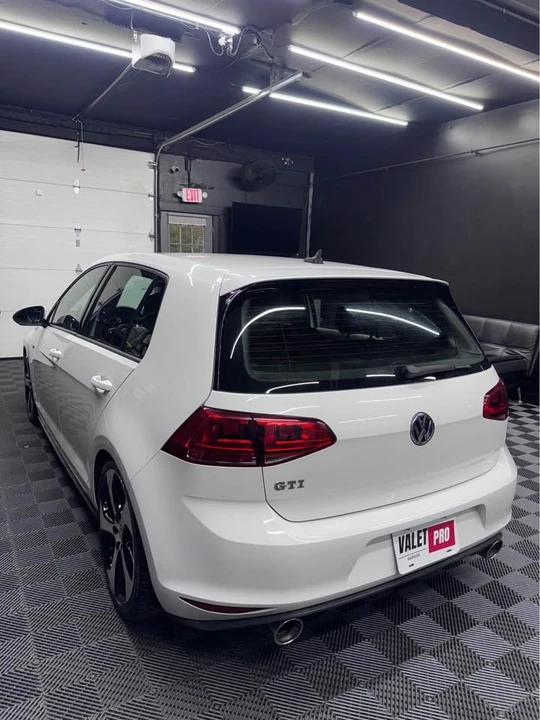 2017 Volkswagen GTI Mk7 - Image 11 of 20