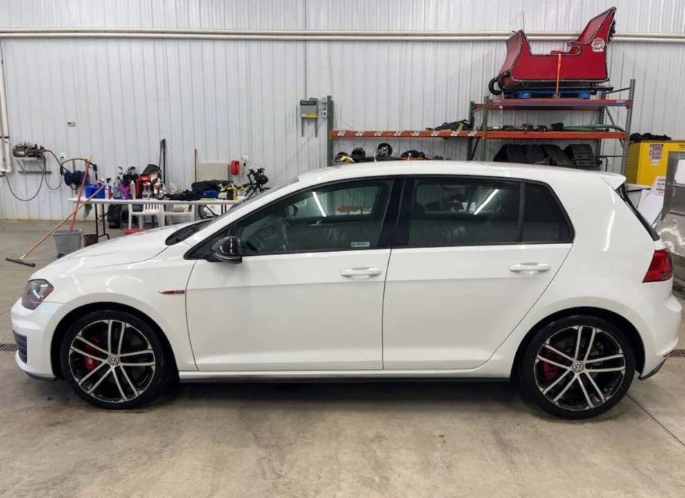 2017 Volkswagen GTI Mk7 - Image 2 of 10