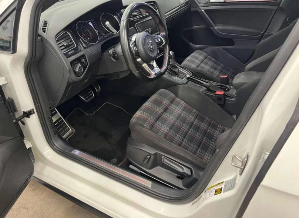 2017 Volkswagen GTI Mk7 - Image 6 of 10