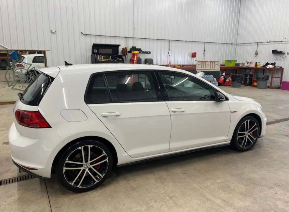 2017 Volkswagen GTI Mk7 - Image 3 of 10