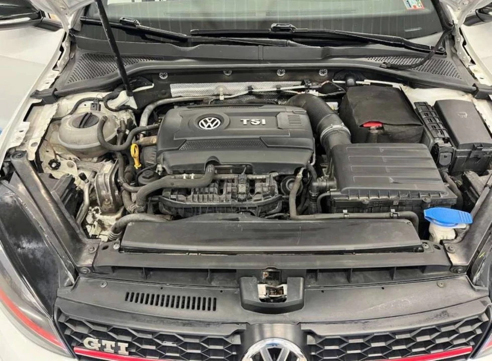 2017 Volkswagen GTI Mk7 - Image 9 of 10