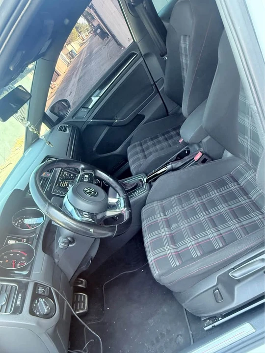 2017 Volkswagen GTI Mk7 - Image 8 of 13