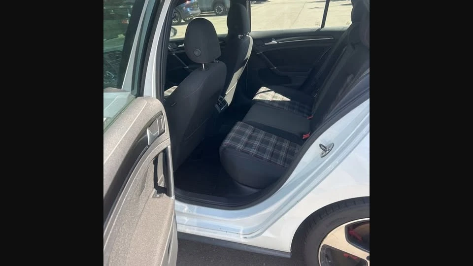 2017 Volkswagen GTI Mk7 - Image 11 of 16