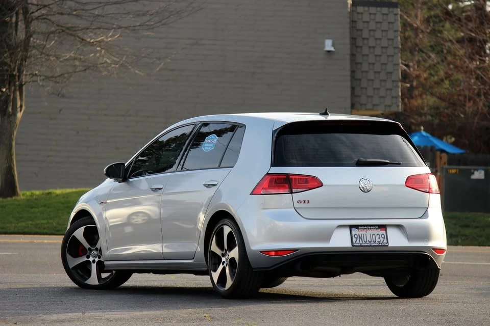 2017 Volkswagen GTI Mk7 - Image 7 of 20