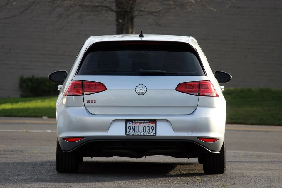 2017 Volkswagen GTI Mk7 - Image 8 of 20