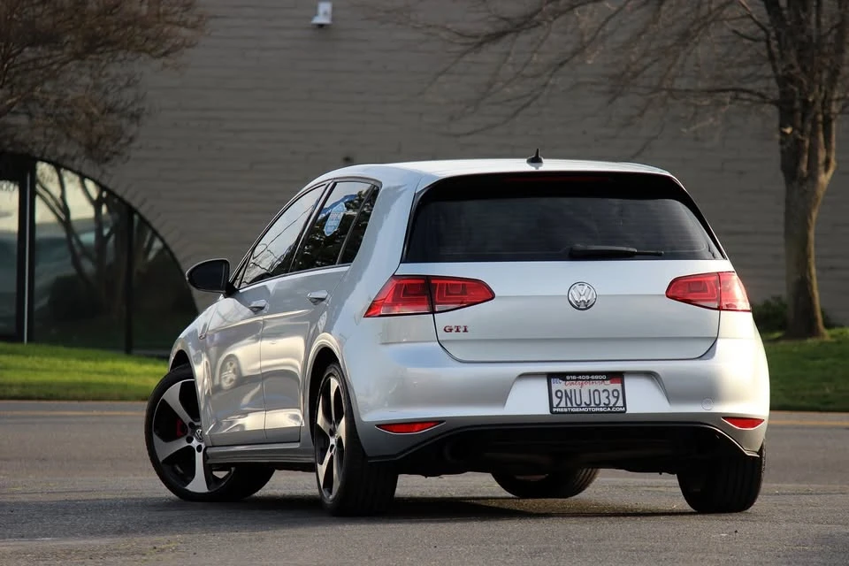 2017 Volkswagen GTI Mk7 - Image 5 of 20