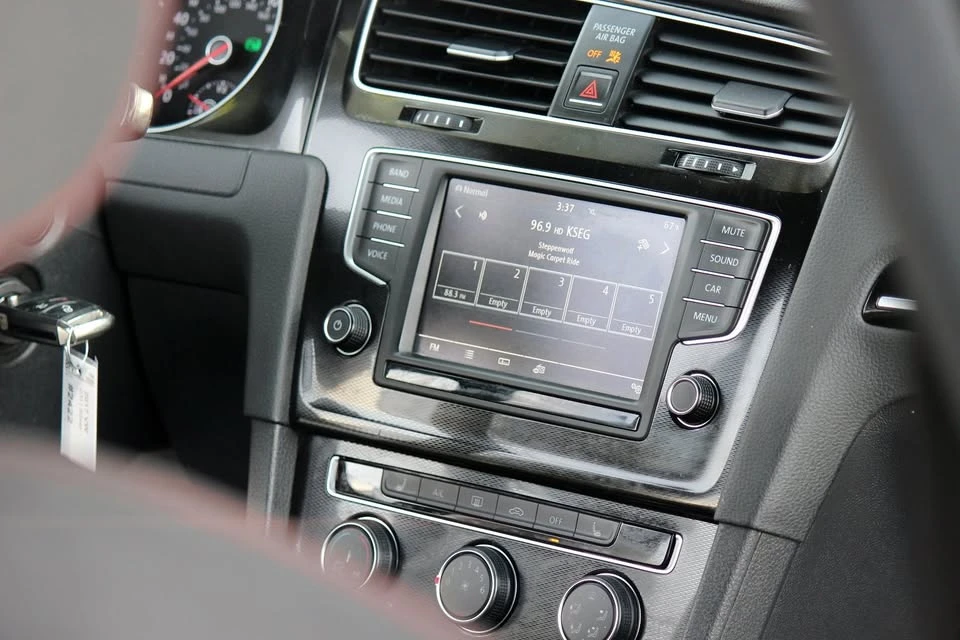 2017 Volkswagen GTI Mk7 - Image 14 of 20