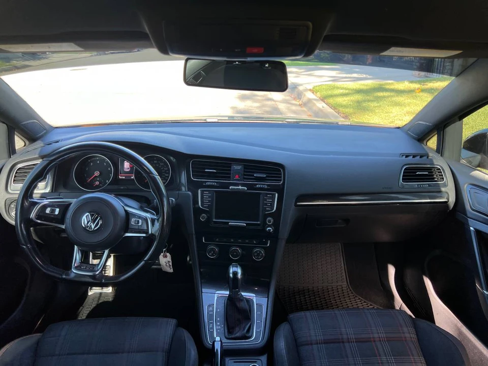 2017 Volkswagen GTI Mk7 - Image 10 of 11