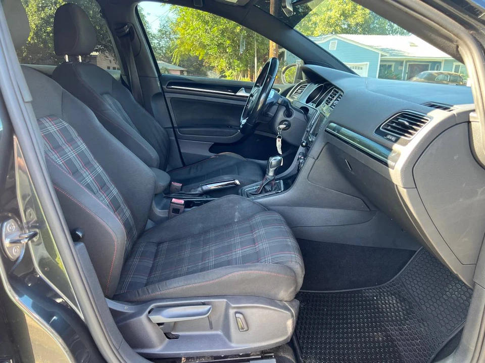 2017 Volkswagen GTI Mk7 - Image 8 of 11