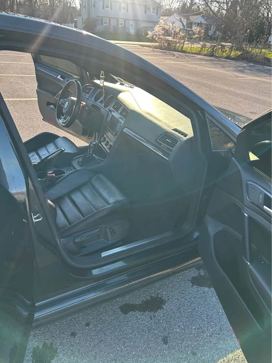2017 Volkswagen GTI Mk7 - Image 9 of 16