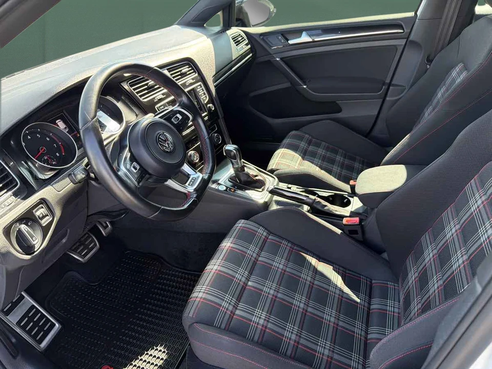 2017 Volkswagen GTI Mk7 - Image 9 of 17