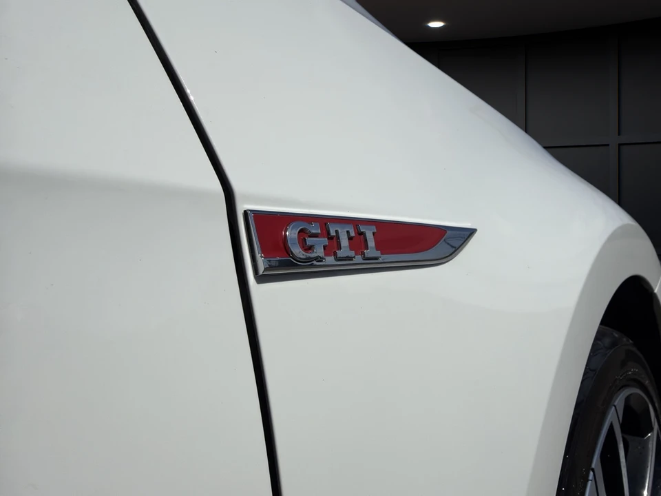 2017 Volkswagen GTI Mk7 - Image 16 of 17