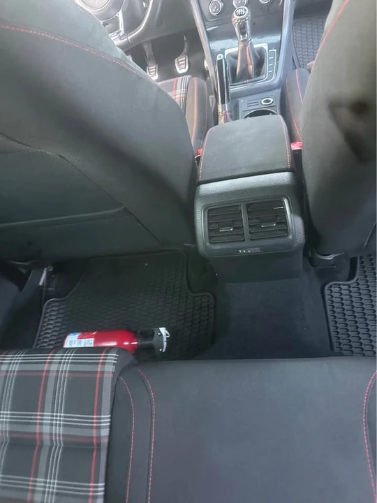 2017 Volkswagen GTI Mk7 - Image 19 of 20