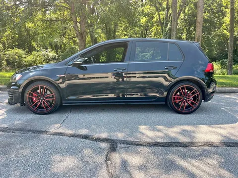 2017 Volkswagen Golf GTI SE Hatchback Sedan 4D