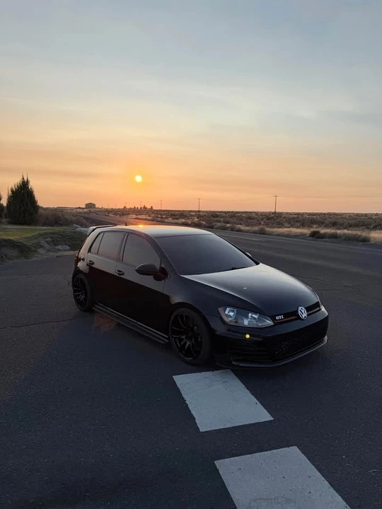 2017 Volkswagen GTI Mk7 - Image 2 of 16