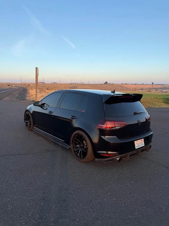 2017 Volkswagen GTI Mk7 - Image 6 of 16