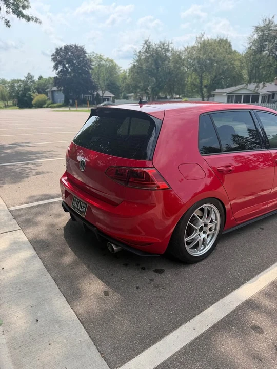 2017 Volkswagen GTI Mk7 - Image 5 of 8