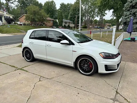 2017 Volkswagen Golf GTI SE Hatchback Sedan 4D