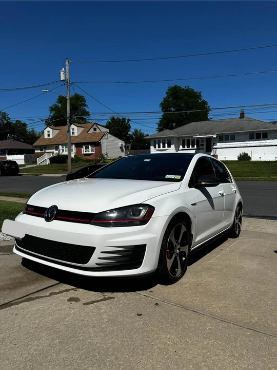 2017 Volkswagen GTI Mk7 - Image 2 of 18