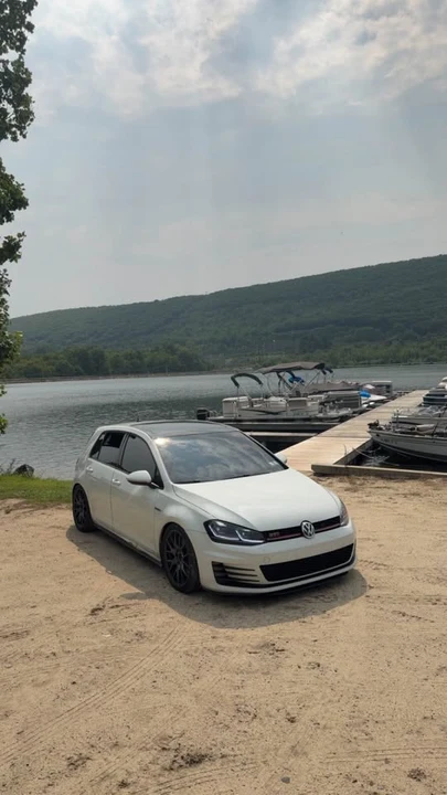 2017 Volkswagen GTI Mk7 - Image 4 of 4