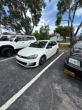 2017 Volkswagen Golf GTI Sport