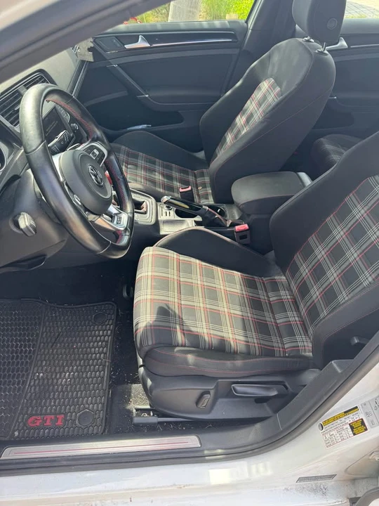 2017 Volkswagen GTI Mk7 - Image 11 of 14