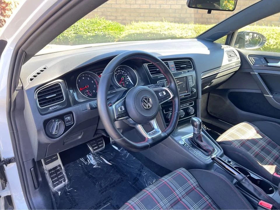 2017 Volkswagen GTI Mk7 - Image 10 of 18