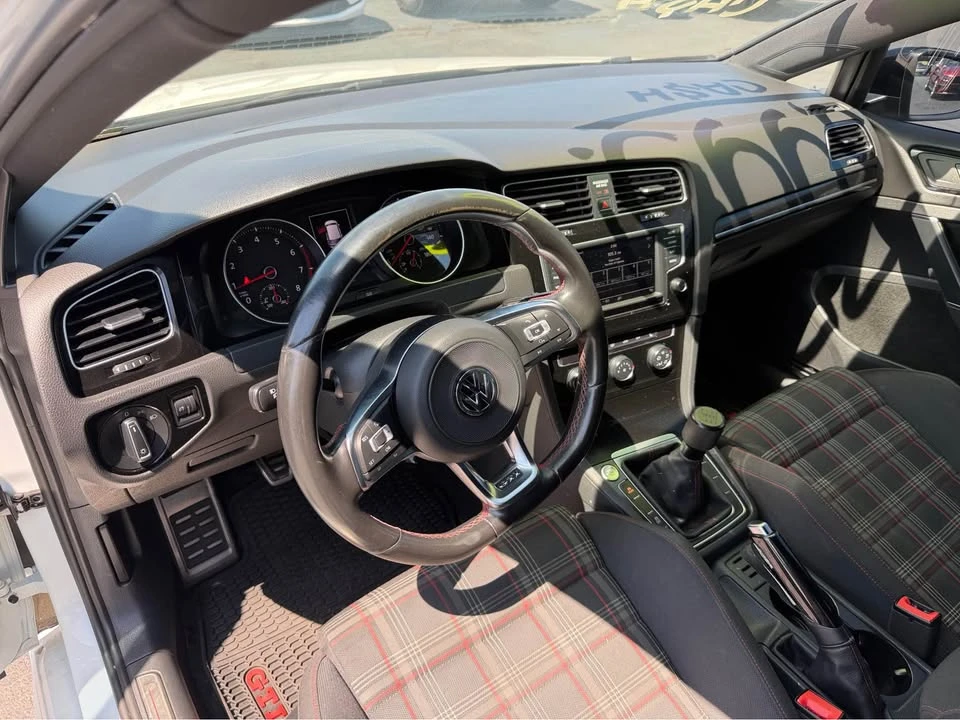 2017 Volkswagen GTI Mk7 - Image 11 of 13