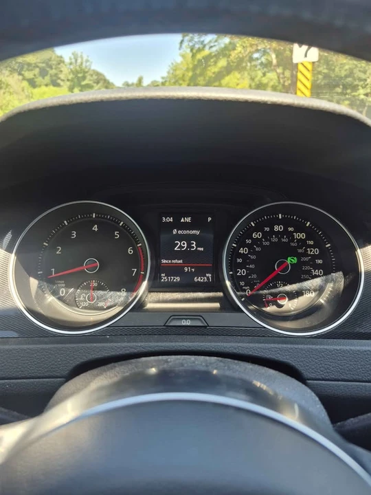 2017 Volkswagen GTI Mk7 - Image 6 of 10