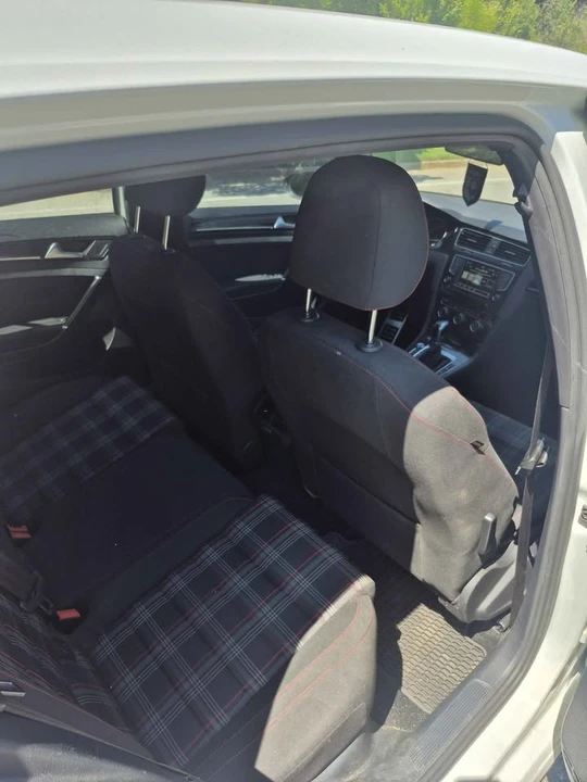 2017 Volkswagen GTI Mk7 - Image 8 of 10
