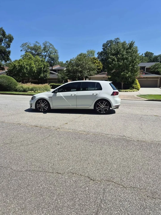 2017 Volkswagen GTI Mk7 - Image 2 of 10