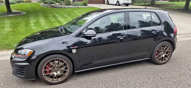 2017 Volkswagen Golf GTI Sport