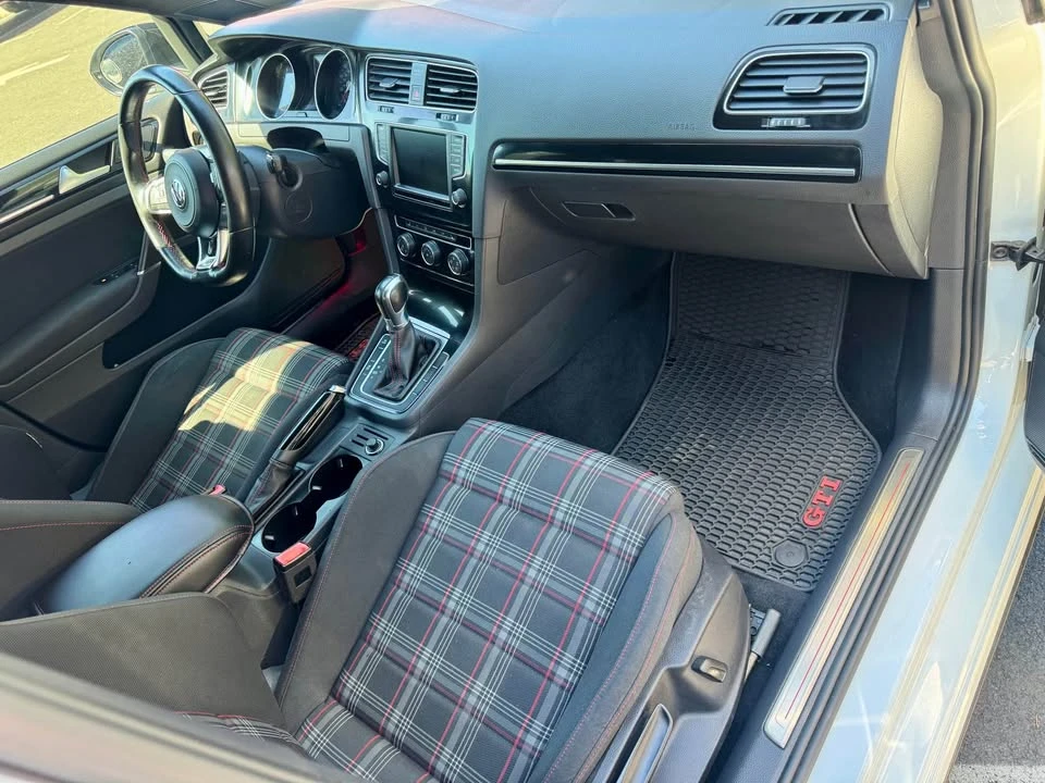 2017 Volkswagen GTI Mk7 - Image 11 of 20