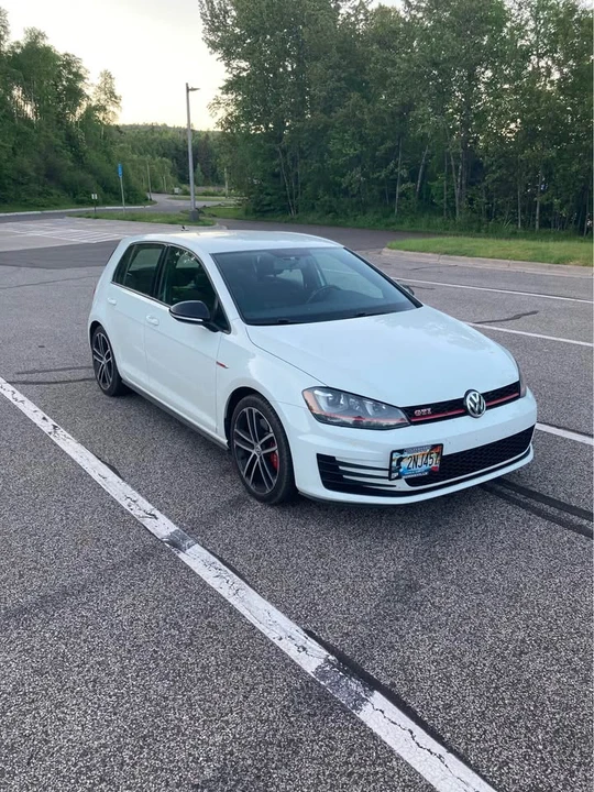 2017 Volkswagen GTI Mk7 - Image 2 of 4