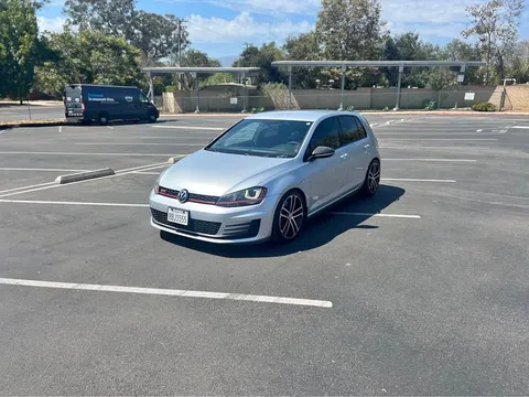 2017 Volkswagen Golf GTI Sport